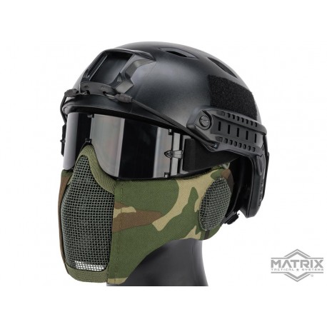 Máscara de Malla con Protección de Orejas Matrix “Carbon Striker” (Color: Woodland)